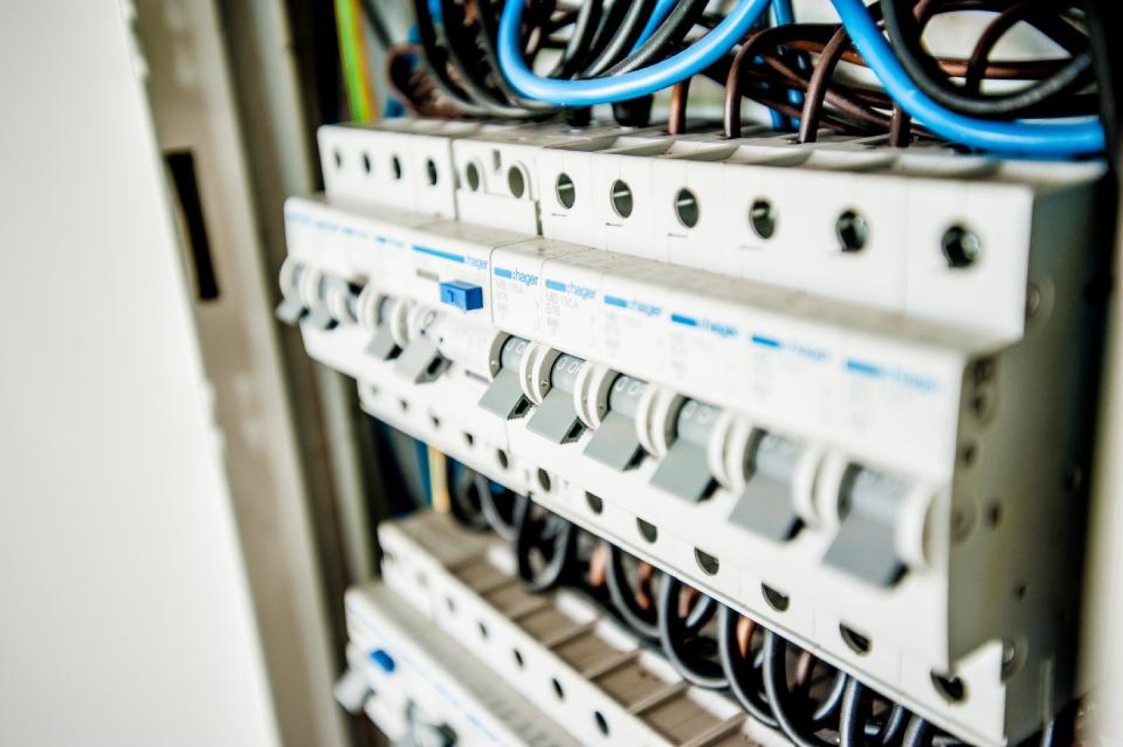 Electrician Singapore: Electrical Repair & Fault Finding